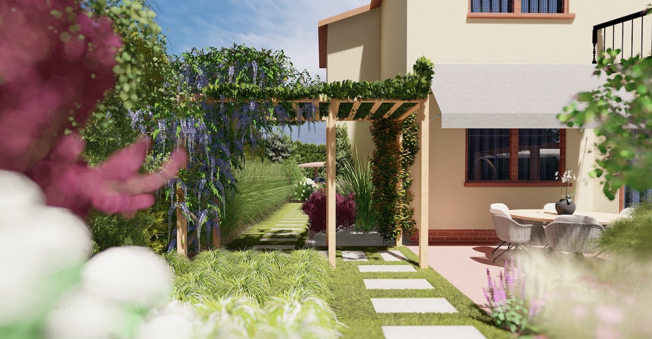Widok z ogrodu na strefę wejściową. Drewniana pergola z kwitnącą glicynią, ścieżka z jasnych płyt i taras przy domu – projekt ogrodu w Rzeszowie.